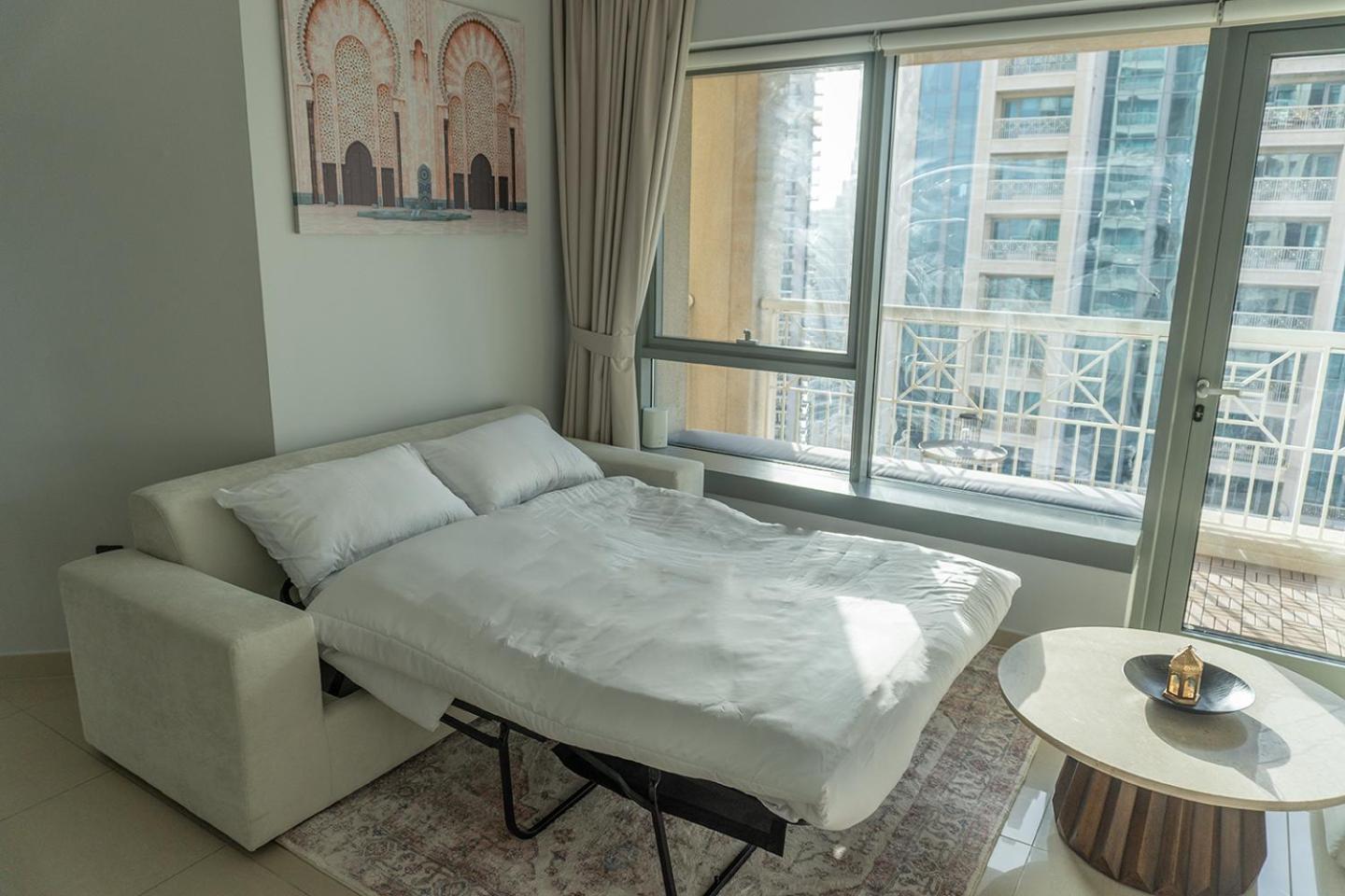 Apartamento Downtown Oasis, Burj Khalifa Views, Luxury Amenities Dubái Habitación foto
